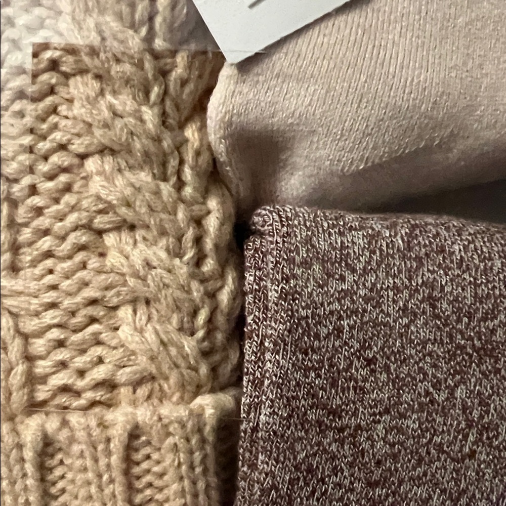 Timberland Beige Cable Knit Hat and Socks Set - Picture 3 of 3